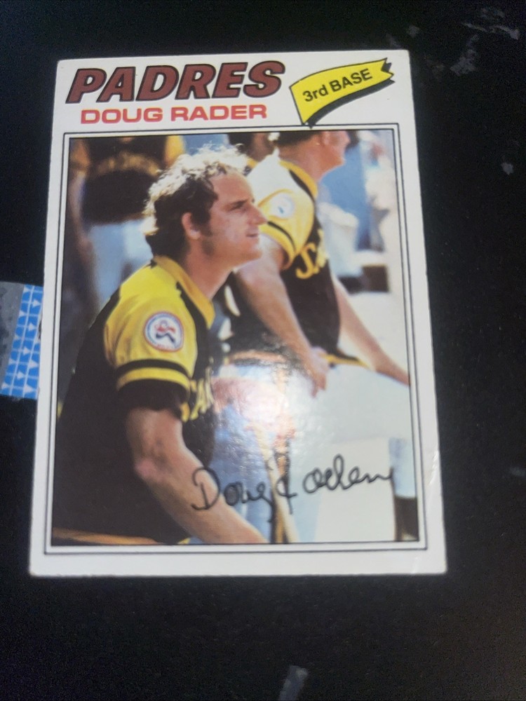 1977 Topps Doug Rader #9 San Diego Padres