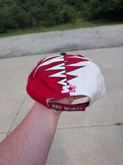 Vintage Starter Detroit Red Wings NHL Shockwave Adjustable Strap Hat Cap