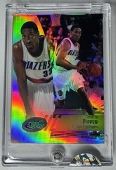 2002-03 eTopps Basketball – Scottie Pippen #73 Encased Uncirculated Refractor
