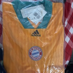 Adidas FC Bayern Munich Icon Soccer Jersey Gold Men’s Size XL Loose Fit HT8833