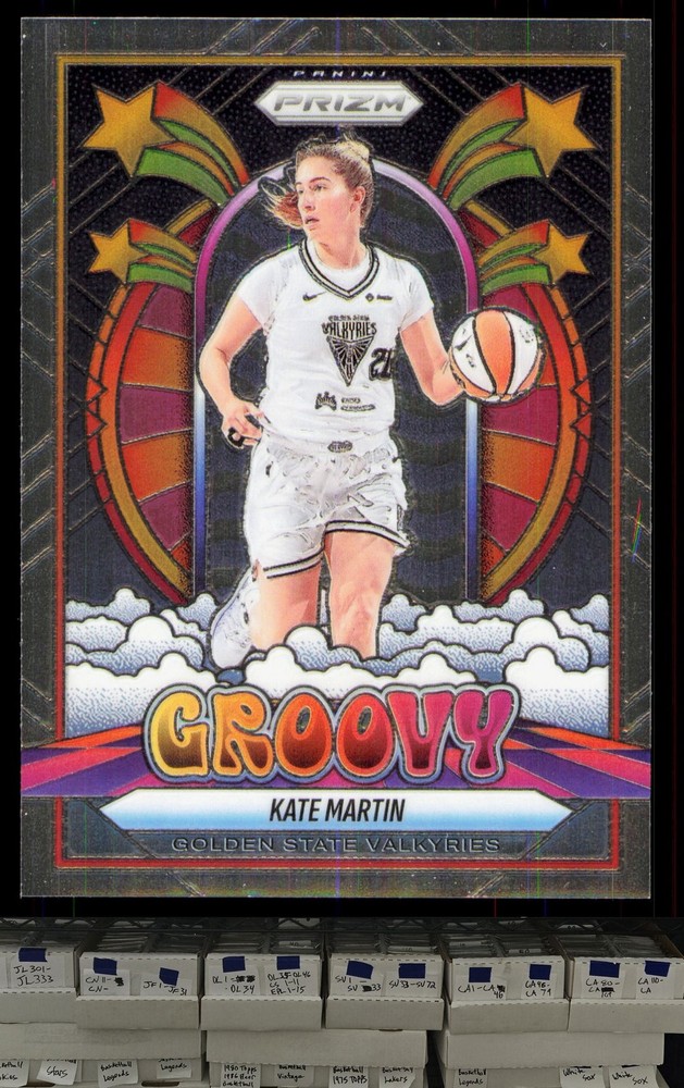 2025 Panini Prizm WNBA #4 Kate Martin Groovy – DAD