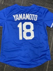 DODGERS JERSEY SHIRT #18 Yamamoto WOMEN ’ SIZE Large IN BLUE