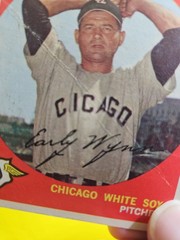 1959 Topps – EARLY WYNN #260 Chicago White Sox – Crease FILLER