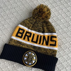 Pro Fanatics Boston Bruins Black and Yellow Logo Beanie NHL Cap Knit Adult Size