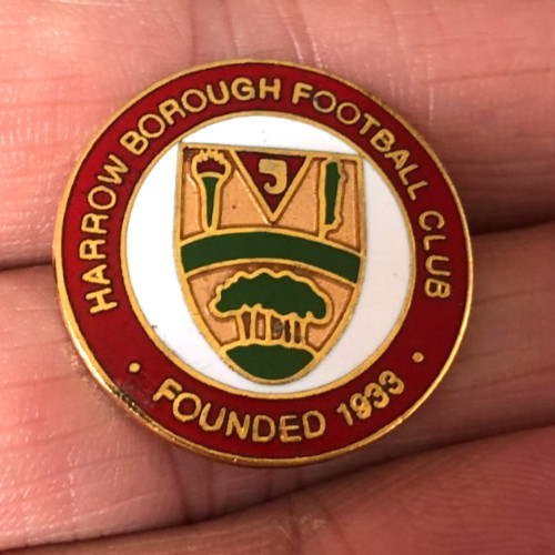 NON LEAGUE OLD HARROW BOROUGH F.C. ROUND CREST ENAMEL PIN BADGE