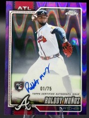 2026 Topps Chrome On Card Auto Rolddy Munoz RC Purple RayWave /75 1st on Print