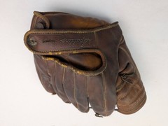 Vintage 1940s Spalding 108 Professional Model Baseball Glove Made In USA