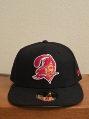 New Era 59FIFTY Tampa Bay Buccaneers Bucco Bruce Fitted Hat Size 7 3/8 BLK NWT