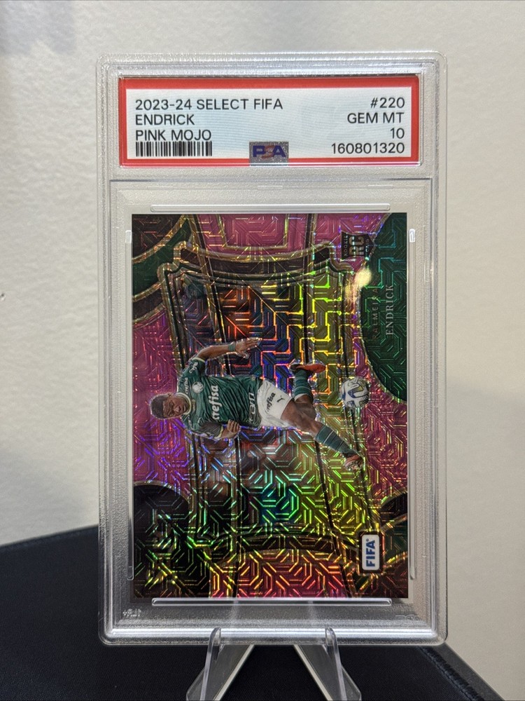 2023-24 Panini Select FIFA – Field Level Endrick #220 Pink Mojo Prizm /199 (RC)