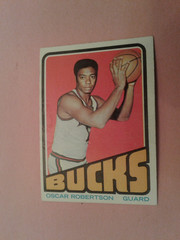 1972-73 Topps Oscar Robertson Milwaukee Bucks – card 25
