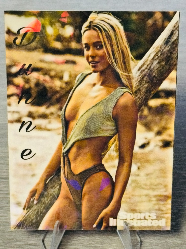🔥OLIVIA « LIVVY » DUNNE 2025 Smoking Hot White Cracked Ice BLOND BOMBSHELL CARD🔥