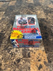 1989 HOOPS BBCE WRAPPED BOX FASC FROM A SEALED CASE DAVID ROBINSON ON TOP