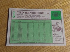 1984 Topps Football # 110 Los Angeles Raiders LB Ted Hendricks EX-NrMt