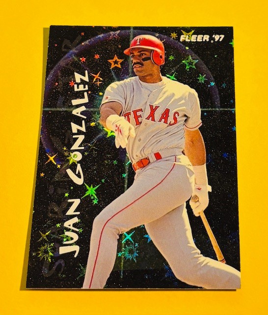 1997 Fleer Soaring Stars Glowing Parallel Juan Gonzalez – Tough Pull of Gonzo