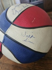 1970-71 Kentucky Colonels Team Hand Signed ABA Basketball Dan Issel Rookie Auto