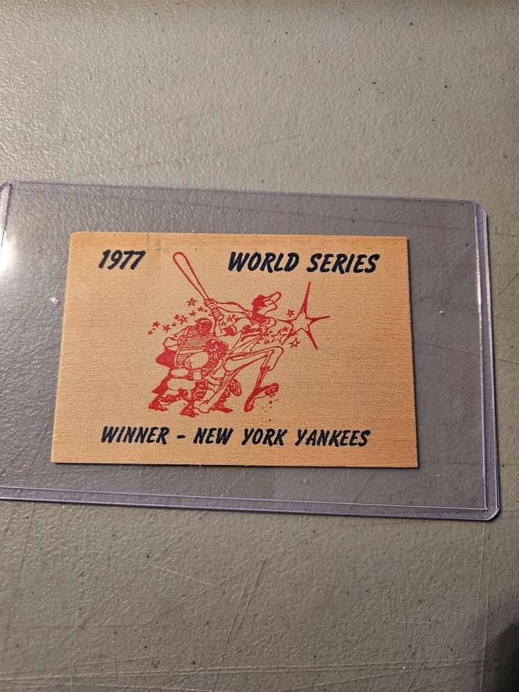 1977 WORLD SERIES WINNER NEW YORK YANKEES THIN WOOD POSTCARD 4.25&Prime; BY 2.75&Prime;