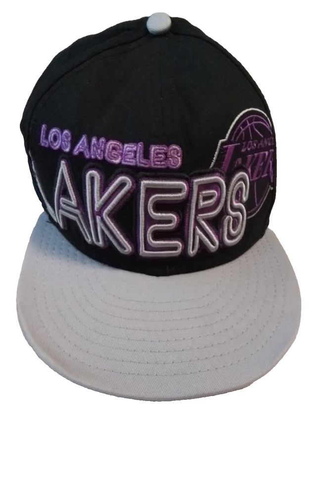 L.A. Lakers Adjustable Snapback Hat New Era 9Fifty Black Purple