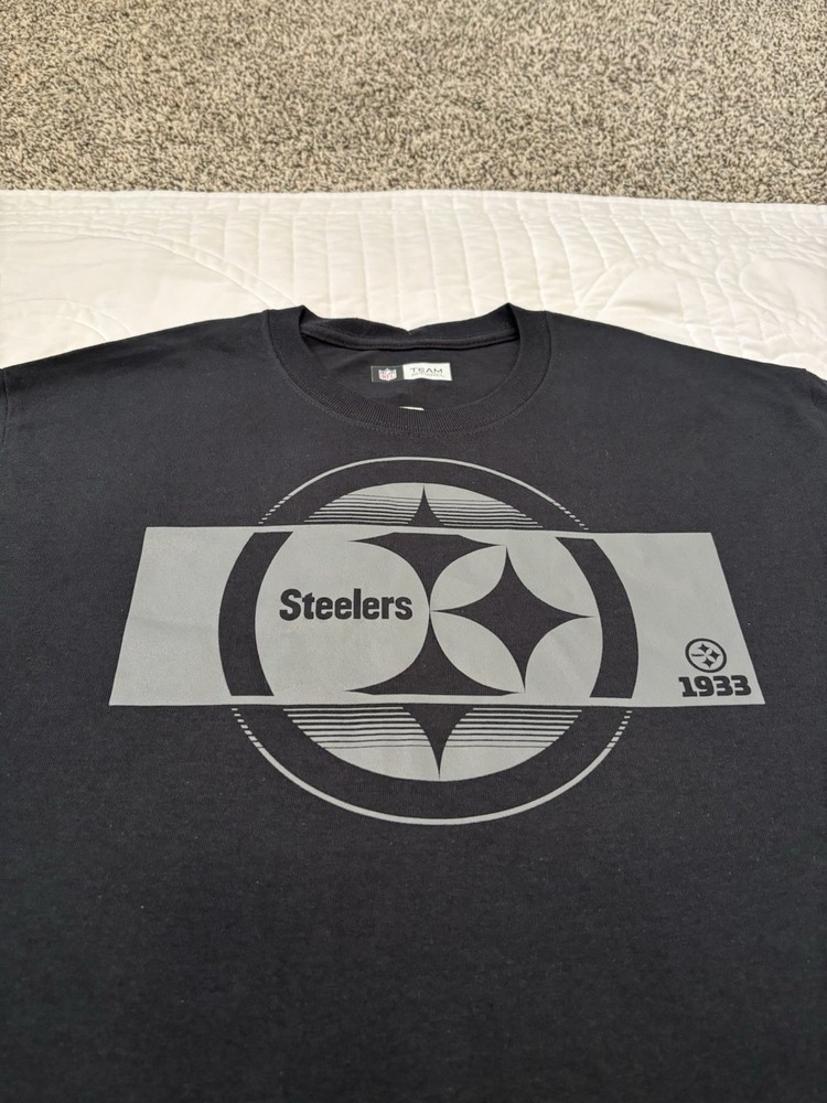 Pittsburgh Steelers Gray Blackout Team Lockup Logo Short Sleeve Shirt NWT Large