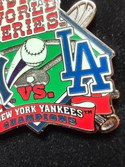 1977 World Series Collector Pin / Card NY Yankees vs LA Dodgers Willabee & Ward